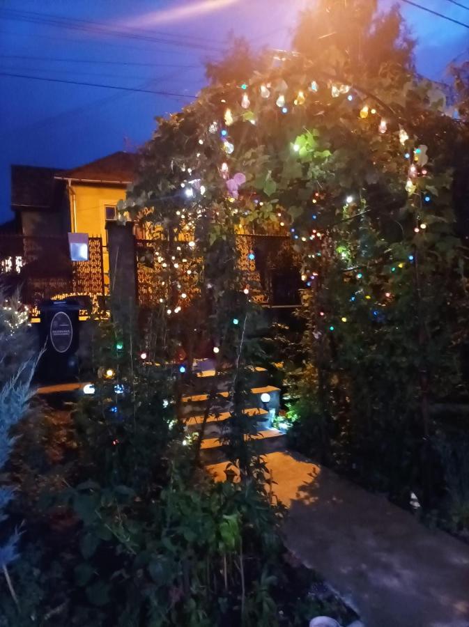 Cu Doua Si Gradina
